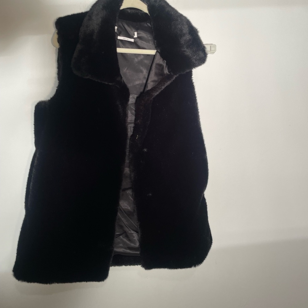 faux‎ Fur black Vest